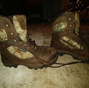 Hydroproof camo boots